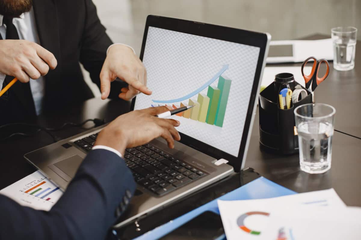 Community-Led Growth: Why Your Best Marketing Asset is Your Users